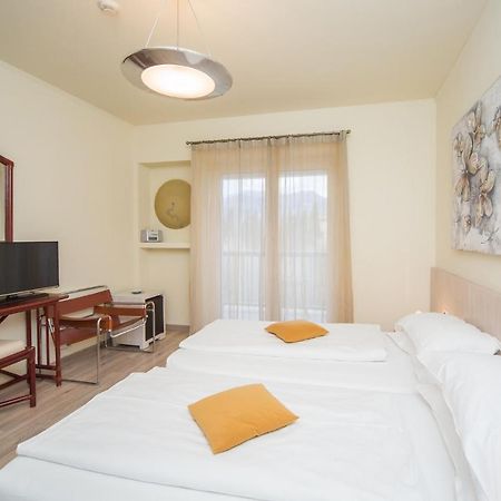 Club Hotel Olivi - Tennis Center Μαλτσεζίνε Εξωτερικό φωτογραφία
