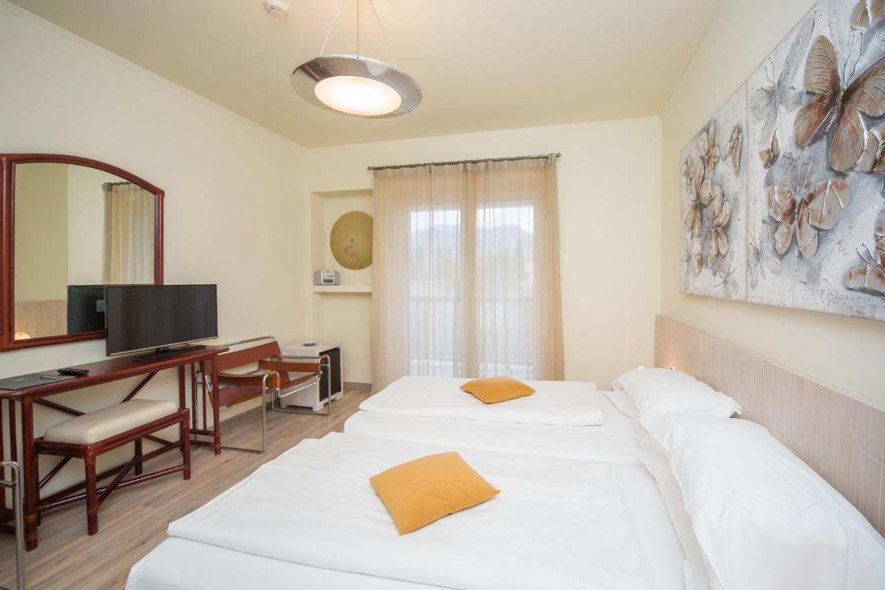 Club Hotel Olivi - Tennis Center Μαλτσεζίνε Εξωτερικό φωτογραφία