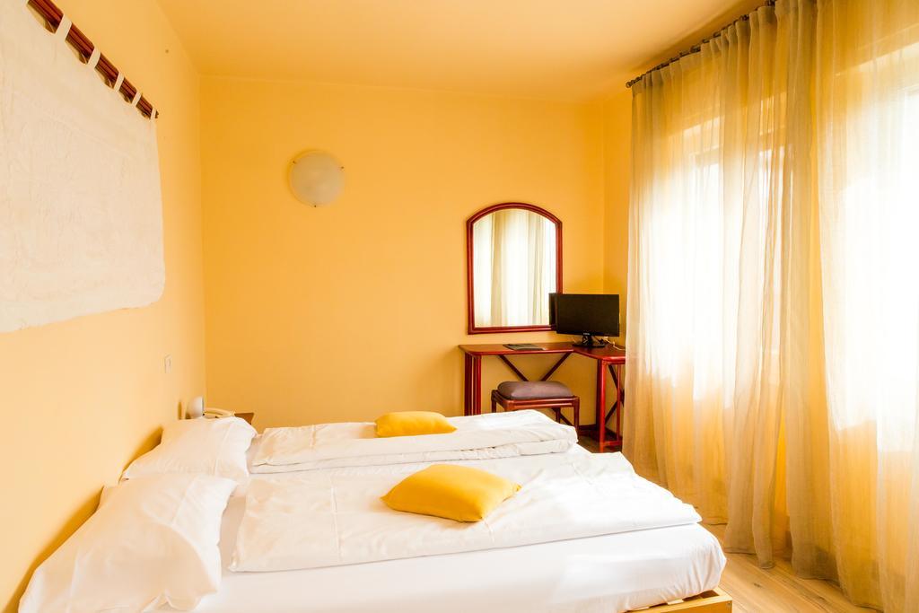 Club Hotel Olivi - Tennis Center Μαλτσεζίνε Εξωτερικό φωτογραφία
