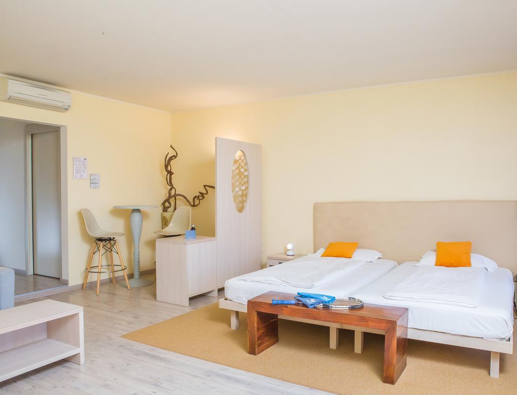 Club Hotel Olivi - Tennis Center Μαλτσεζίνε Εξωτερικό φωτογραφία