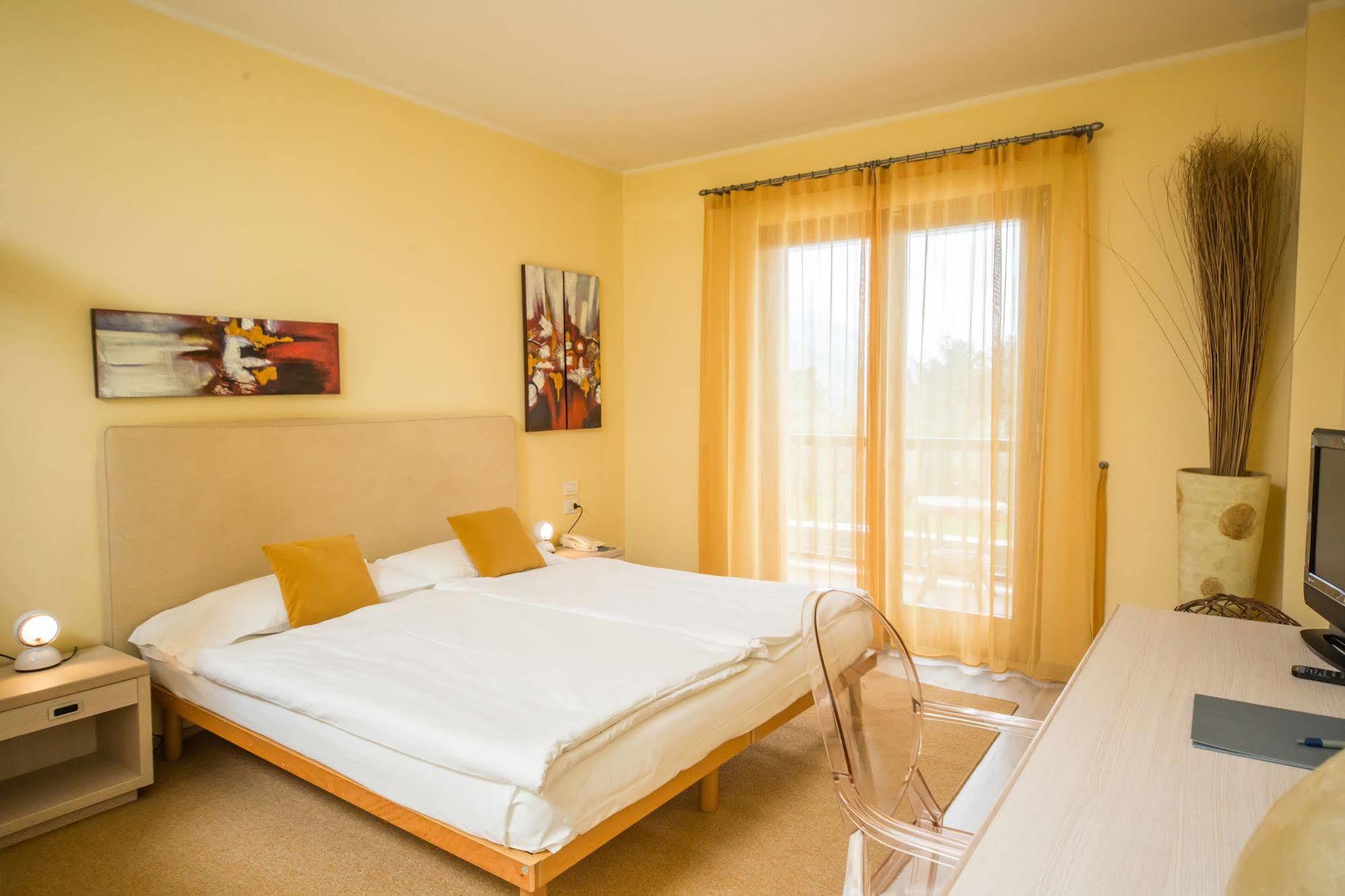 Club Hotel Olivi - Tennis Center Μαλτσεζίνε Εξωτερικό φωτογραφία
