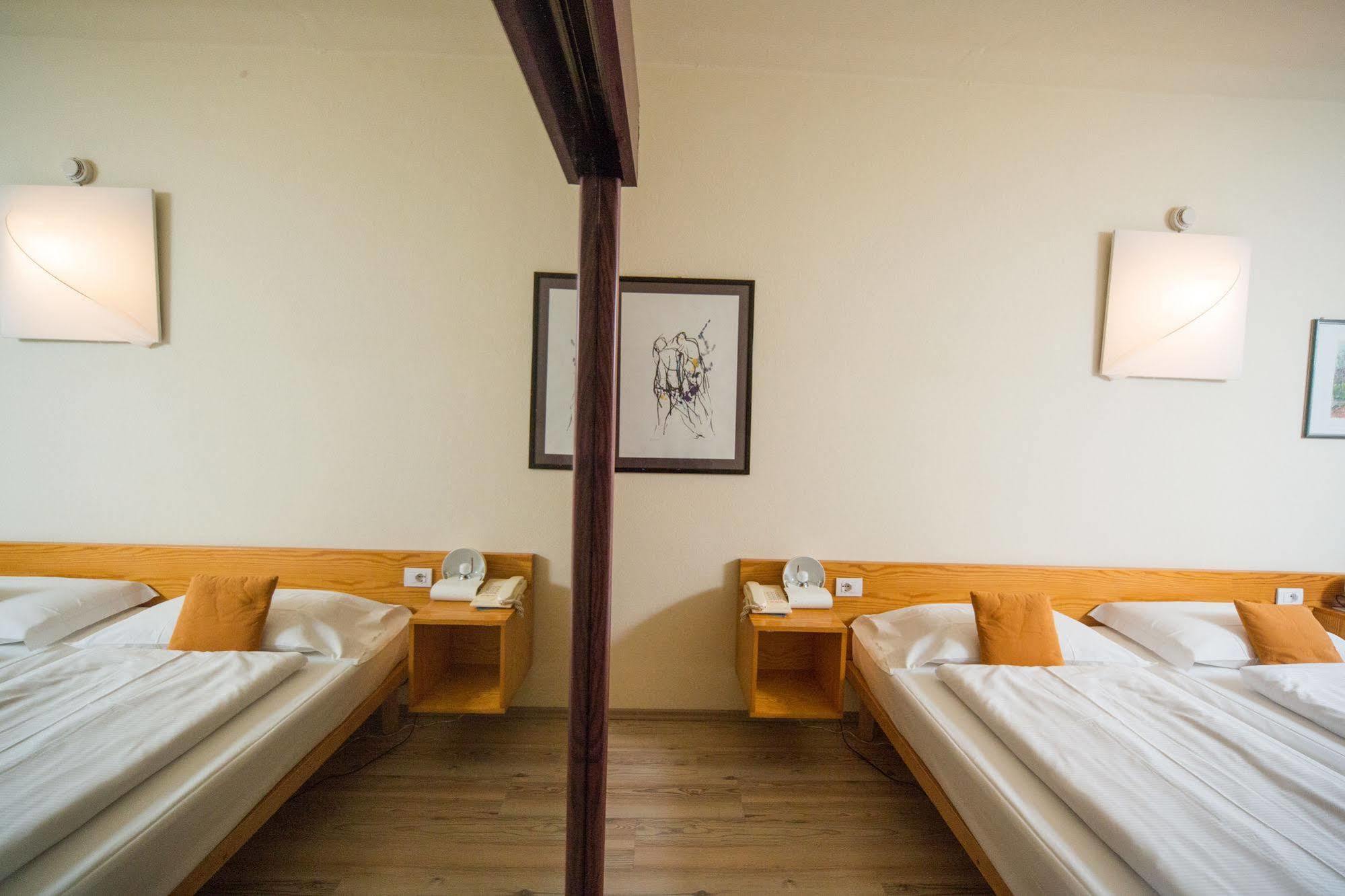 Club Hotel Olivi - Tennis Center Μαλτσεζίνε Εξωτερικό φωτογραφία